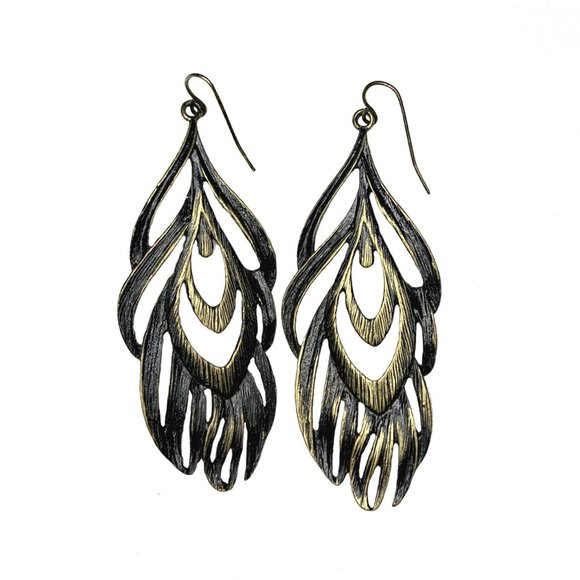 Jewelry - Beautiful Dangle Statement Earrings